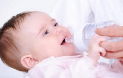 母乳分析仪厂家解析母乳喂养的宝宝需要喝水吗-山东国康