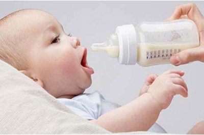 母乳检测仪提醒奶粉喂养宝宝小心会上火-山东国康